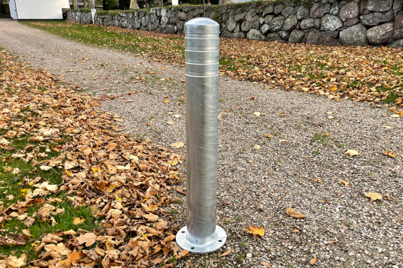 Pullert i stål med plads til reflekser