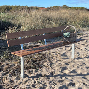 Bænk i stål med valgfri planker