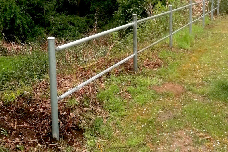 Hegn i varmgalvaniseret stål