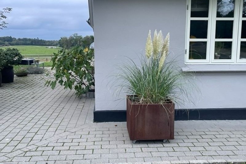Corten kvadratisk plantekasse
