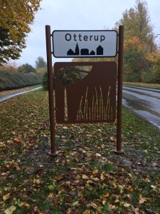 Byskilt i cortenstål