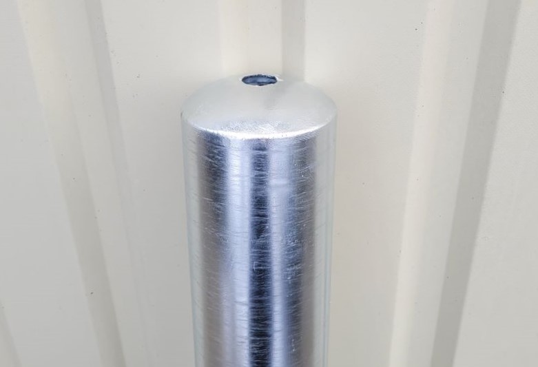 Aftagelig pullert med trekantsnøgle